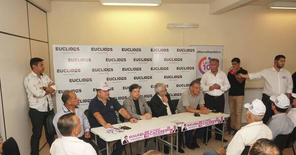 La Nación / Dupla presidencial Acevedo – Querey recibe apoyo de policías jubilados y retirados