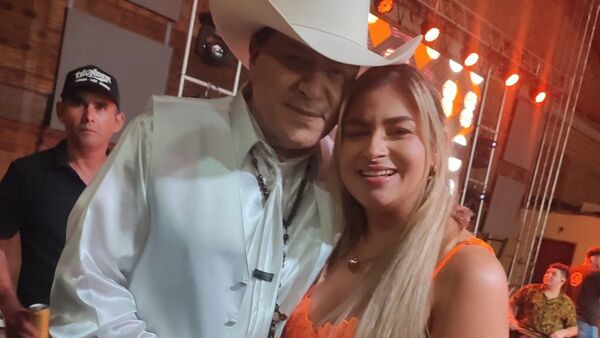 La Rubia de la cerveza le propuso "hacer el chipleki" a Lalo