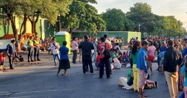 La Nación / Nativos piden víveres y caminos de todo tiempo al Indi