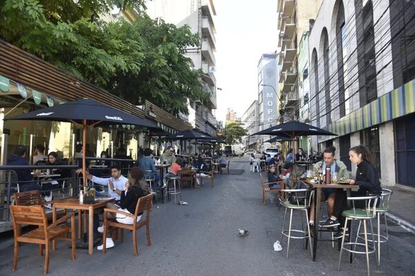 Estacionamiento tarifado: Comuna no informó a restaurantes de cobros por cierre de calles - Economía - ABC Color