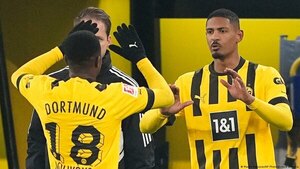 El desafiante mensaje en los botines de Haller tras su regreso a las canchas