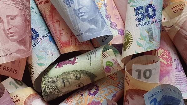 Diario HOY | Brasil y Argentina iniciarán preparativos para crear una moneda común