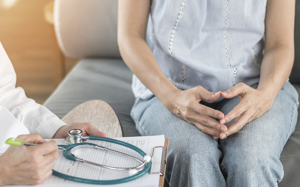 Pide ayuda para acompañar a su esposa en su tratamiento contra el cáncer - Radio Imperio