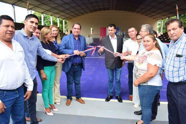 Inauguran ampliación y mejoras de Polideportivo Municipal de Loreto