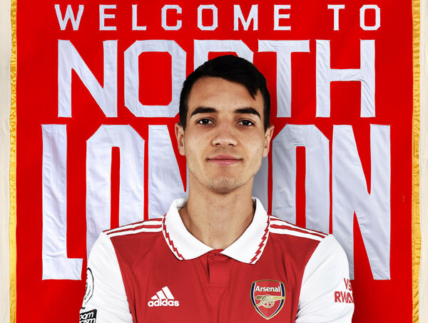 Luego de su buen Mundial, el polaco Jakub Kiwior ficha por el Arsenal