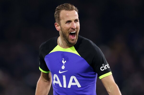 Con un gol récord de Kane, Tottenham derrota al Fulham y sigue en la lucha por el top 4