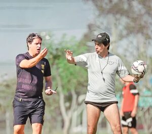 Se calibra la pelota del torneo Apertura  - Fútbol - ABC Color