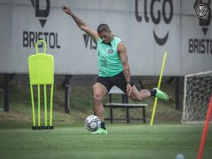 Richard Ortiz en el equipo de Olimpia - Fútbol - ABC Color