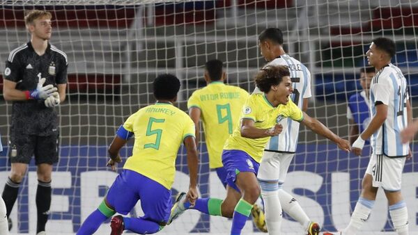 Brasil golea en el Clásico Sudamericano