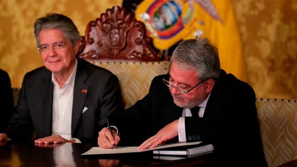 Escándalo en Ecuador: Renunció el ministro que lideraba investigaciones a empresas públicas