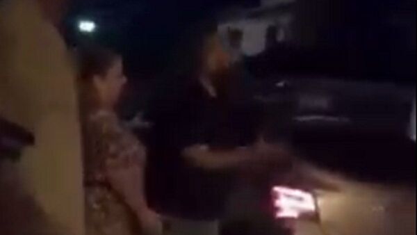 Automovilista agrede y amenaza a conductor de Bolt