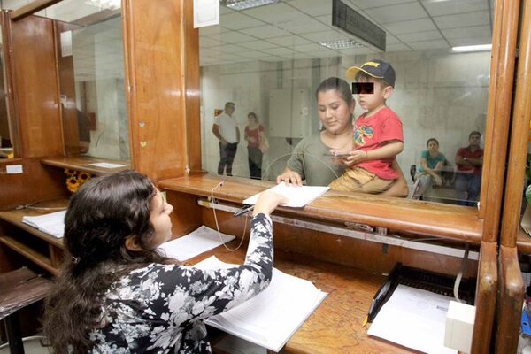 Estos son los requisitos para obtener autorización para que menores puedan viajar al extranjero
