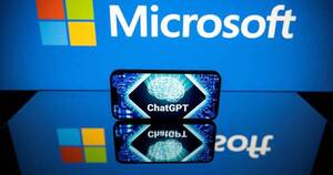La Nación / Microsoft invierte en ChatGPT, prohibido en universidades para evitar trampas
