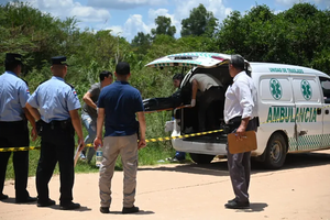 Trasladan en ambulancia los restos del militar Líder Javier Ríos - Noticiero Paraguay