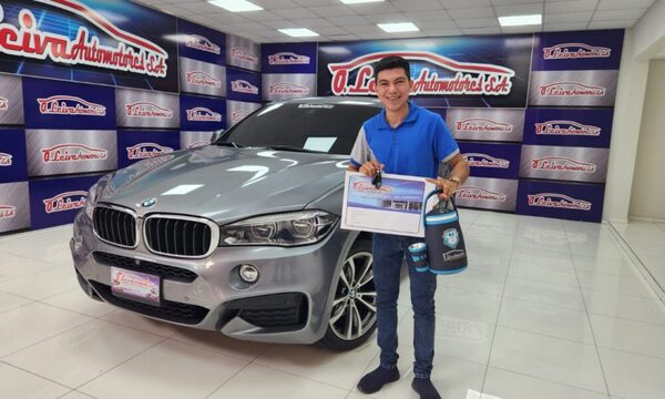Se ríe de las críticas en 4 ruedas: ¡Alder Alcides se compró su primer vehículo!