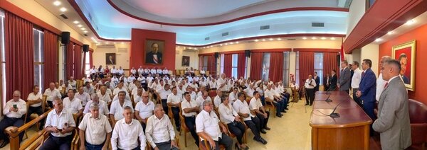 Cartes se reúne con miembros del movimiento Honor Patriótico - ADN Digital