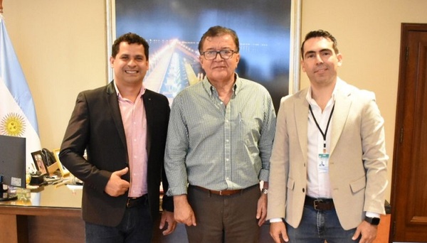 Intendente de Raúl A. Oviedo rinde cuentas y solicita nuevas obras a Yacyretá