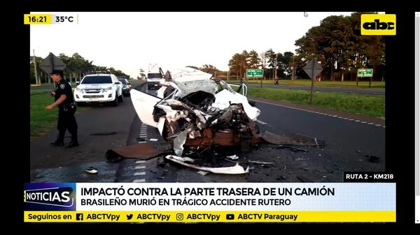 Impactó contra la parte trasera de un camión - ABC Noticias - ABC Color