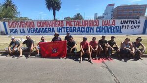 Trabajadores metalúrgicos de Uruguay saludan la visita de Lula con murales - MarketData