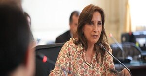 Boluarte pide acelerar el adelanto de elecciones en Perú