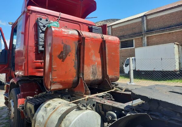 Incautaron un camión con más de mil litros de gasoil de supuesto contrabando: Tenía dos tanques extras - Megacadena — Últimas Noticias de Paraguay