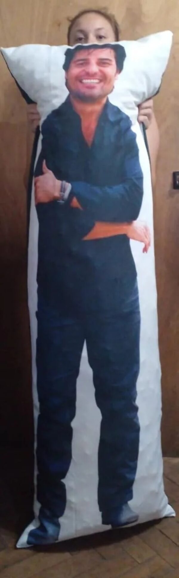 La historia viral de una almohada de Chayanne que fue rechazada - Soy un viral - ABC Color