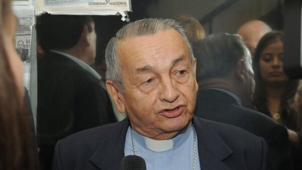 Monseñor Medina sugiere que Euclides Acevedo es un "peón" de Cartes