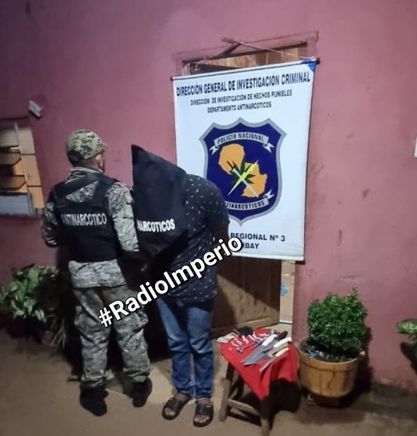 Un detenido durante allanamientos de Antinarcóticos - Radio Imperio