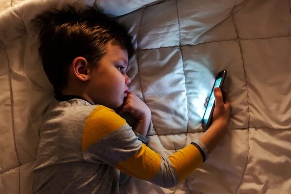 El 61% de los niños obtienen su primer dispositivo digital a partir de los 8 años y el 11% lo recibe antes de los 5 años - Tecnología - ABC Color
