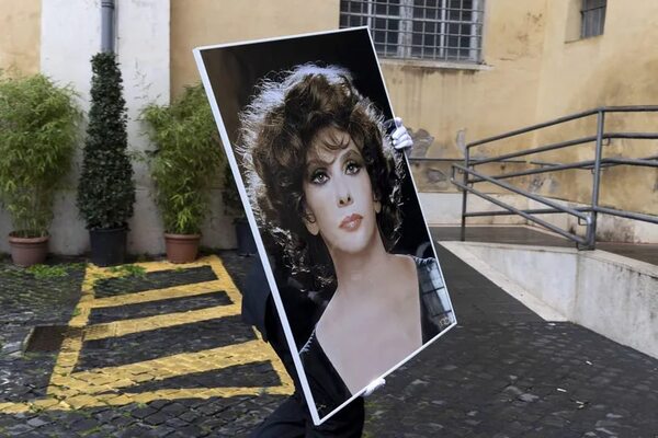 Gina Lollobrigida dejó la mitad de su herencia a su asistente - Gente - ABC Color