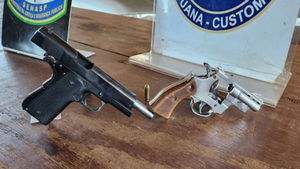 Paraguayo detenido con armas de fuego en la aduana de Foz de Yguazú - Noticiero Paraguay