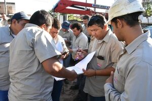 Mañana ANDE volverá a cortar la electricidad a otros 1.200 morosos - Economía - ABC Color