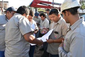 Mañana ANDE volverá a cortar la electricidad a otros 1.200 morosos  - Economía - ABC Color