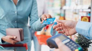 Las compras con tarjeta de crédito superó los US$ 1.100 millones el año pasado | Análisis Macro | 5Días