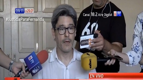 Soares denuncia robo y manipulación de mensajes de su celular - Noticias Paraguay