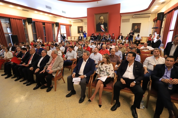 Abrazo republicano confirmado en designación de autoridades coloradas | 1000 Noticias