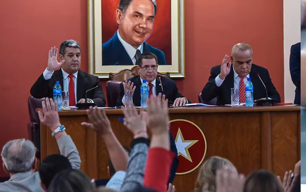 La ANR ya cuenta con autoridades confirmadas en mesa directiva y puestos claves - Noticiero Paraguay