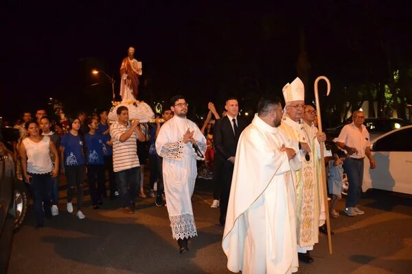 Cardenal pide “expulsar demonios” durante fiesta patronal de Caazapá - Nacionales - ABC Color