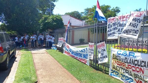 Exigen auditoría a gestión del intendente de Caapucú - Política - ABC Color