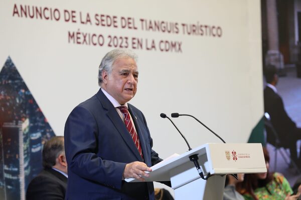 México espera beneficios de 2.485 millones de dólares en asueto largo - MarketData