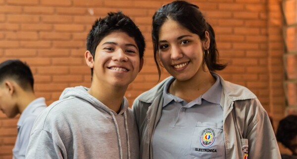Paraguayos ganan prestigio internacional con su proyecto para potabilizar agua