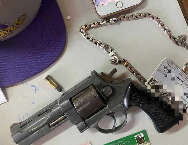 Diario HOY | Joven forcejeó con su asaltante, le sacó el arma y logró detenerlo