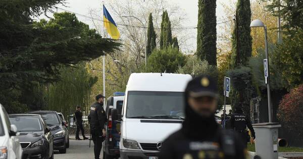 La Nación / Detenido presunto autor de cartas explosivas a embajada de Ucrania en Madrid