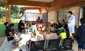 Realizan charla sobre enfermedades causadas por mosquito