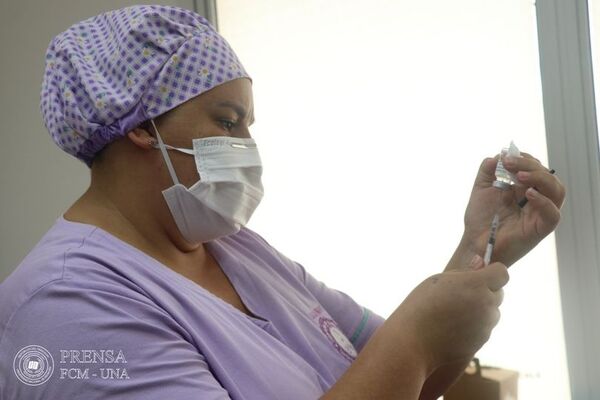 Diario HOY | Clínicas cuenta con vacunas contemplados en el PAI e insta a la inmunización