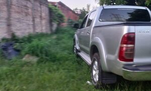 Abandonan camioneta robada