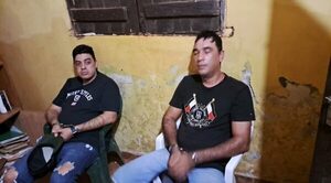 Detienen a dos sujetos armados con fusiles y pistolas que estarían vinculados al PCC