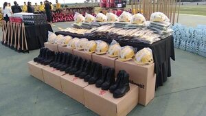 Bomberos cuentan con nuevos equipos para combate contra incendios forestales - Nacionales - ABC Color