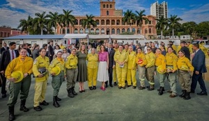 Entregan equipos para el combate de incendios forestales a bomberos voluntarios