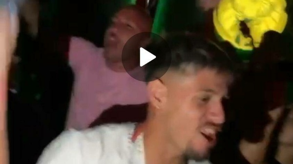 [VIDEO] Ameliano: El festejo y la farra de los campeones: "Esta noche nos cog..."
